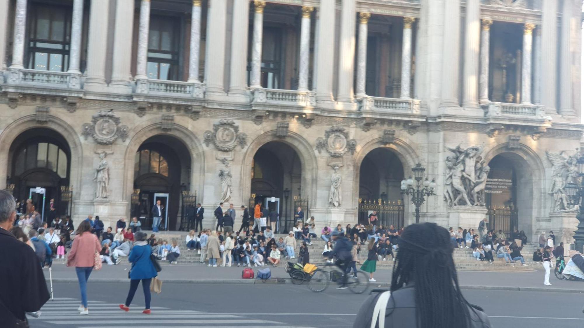 Stuning Place ,gare Montparnasse ,center ,front Of Metro Privatunterkunft *